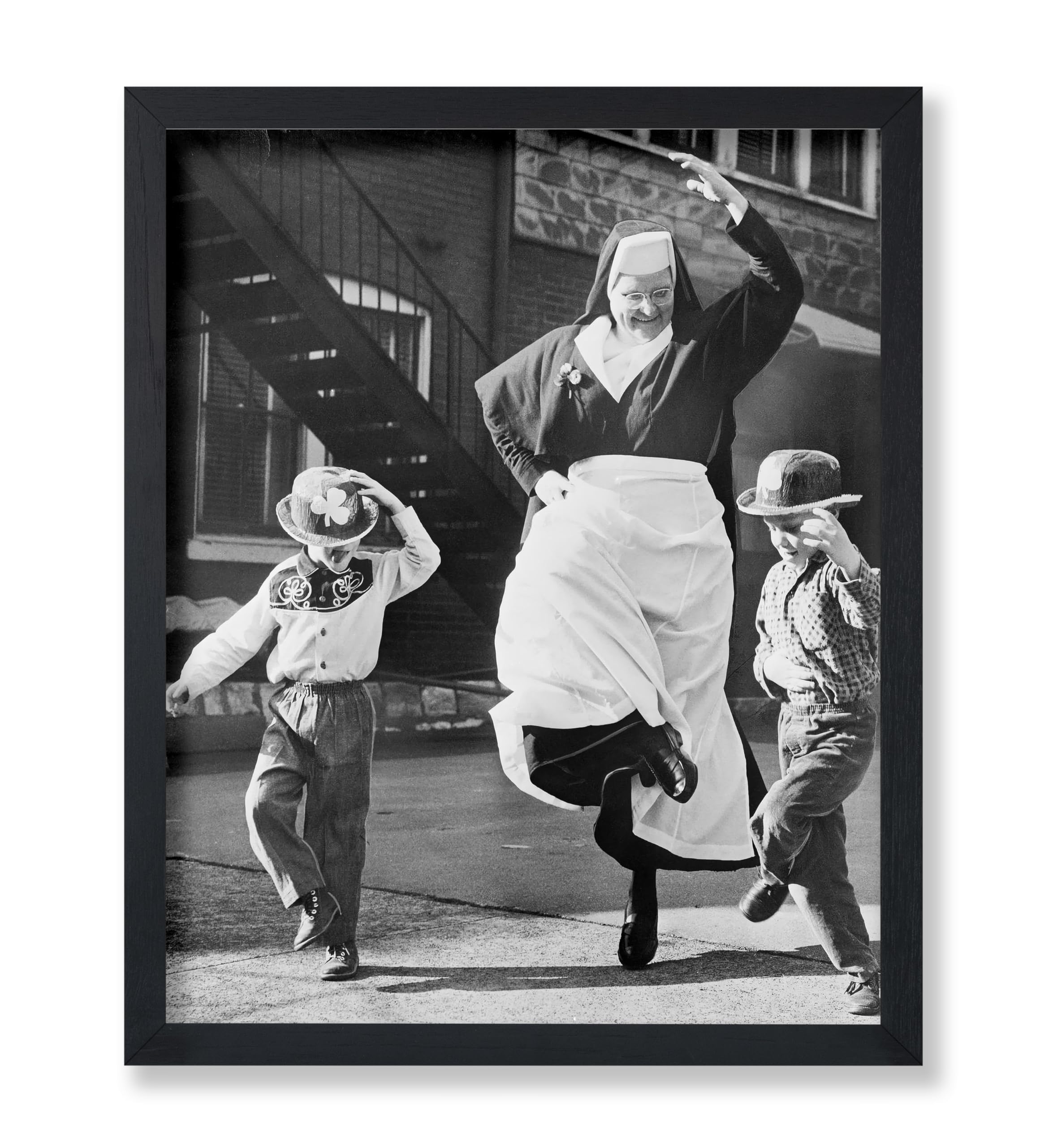 Poster Master Vintage Photograph Poster - Retro Funny Print - Gift for Artist, Friend - Play Golf Free, While Having Your Suit Pressed, Men - Wall Decor for Home, Office, 16x20 Beige Framed