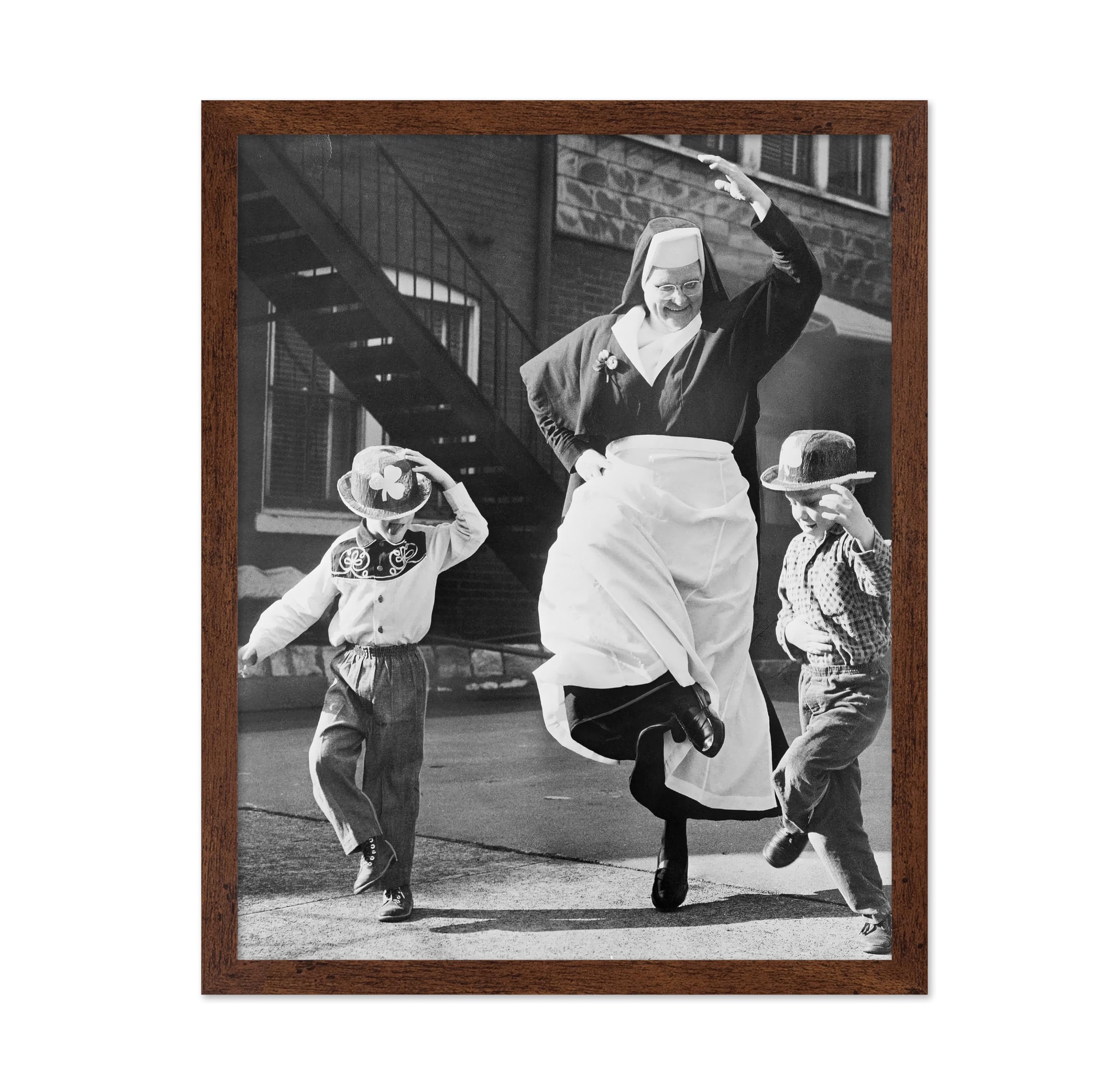 Poster Master Vintage Photograph Poster - Retro Funny Print - Gift for Artist, Friend - Play Golf Free, While Having Your Suit Pressed, Men - Wall Decor for Home, Office, 16x20 Beige Framed